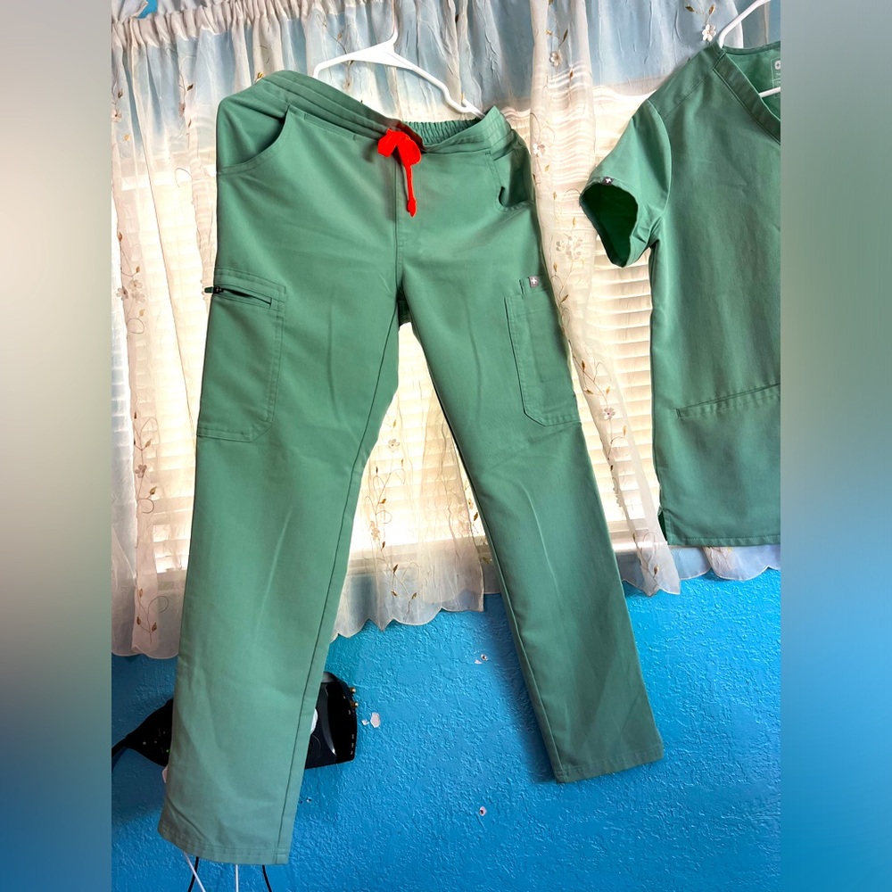 Set of scrubs